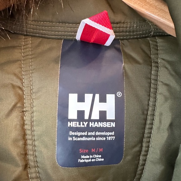 Helly Hansen Women's Parka
Winter Coat - Fur Hood- like new - Picture 5 of 10